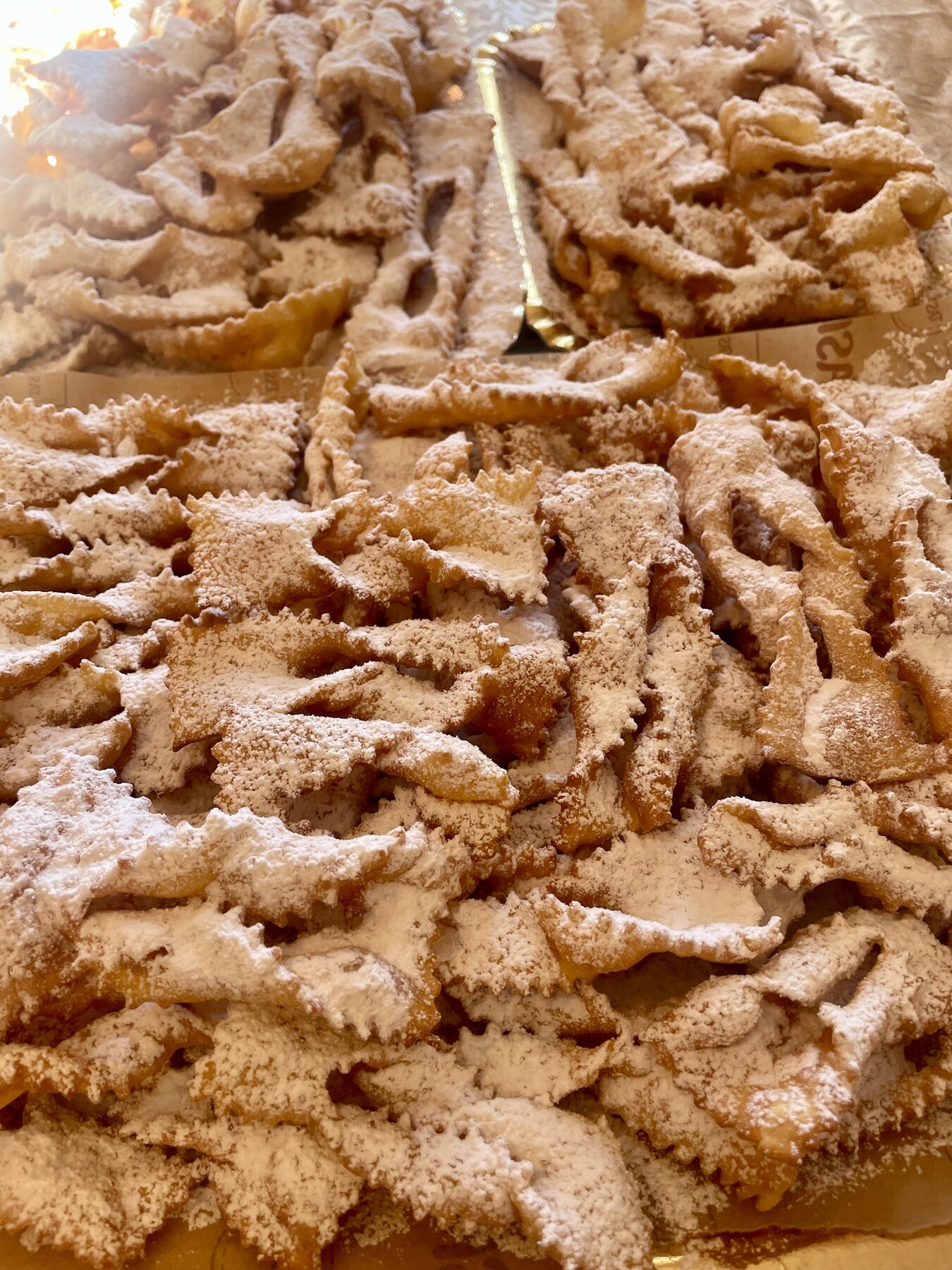 Chiacchiere, traditional Roman fried pastry